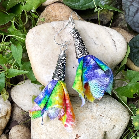 5 For $25💫Tie-dye Rainbow Earrings Dangles - Picture 9 of 9